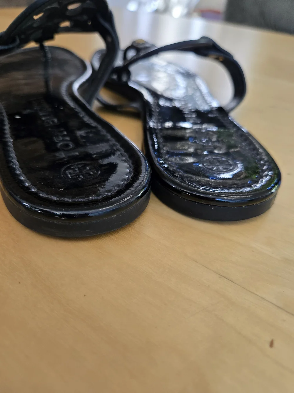 TORY BURCH MILLER SANDAL FLIP FLOP PATENT LEATHER BLACK SIZE 9